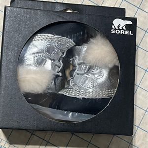 Sorel baby booties metallic silver newborn size 1 NEW